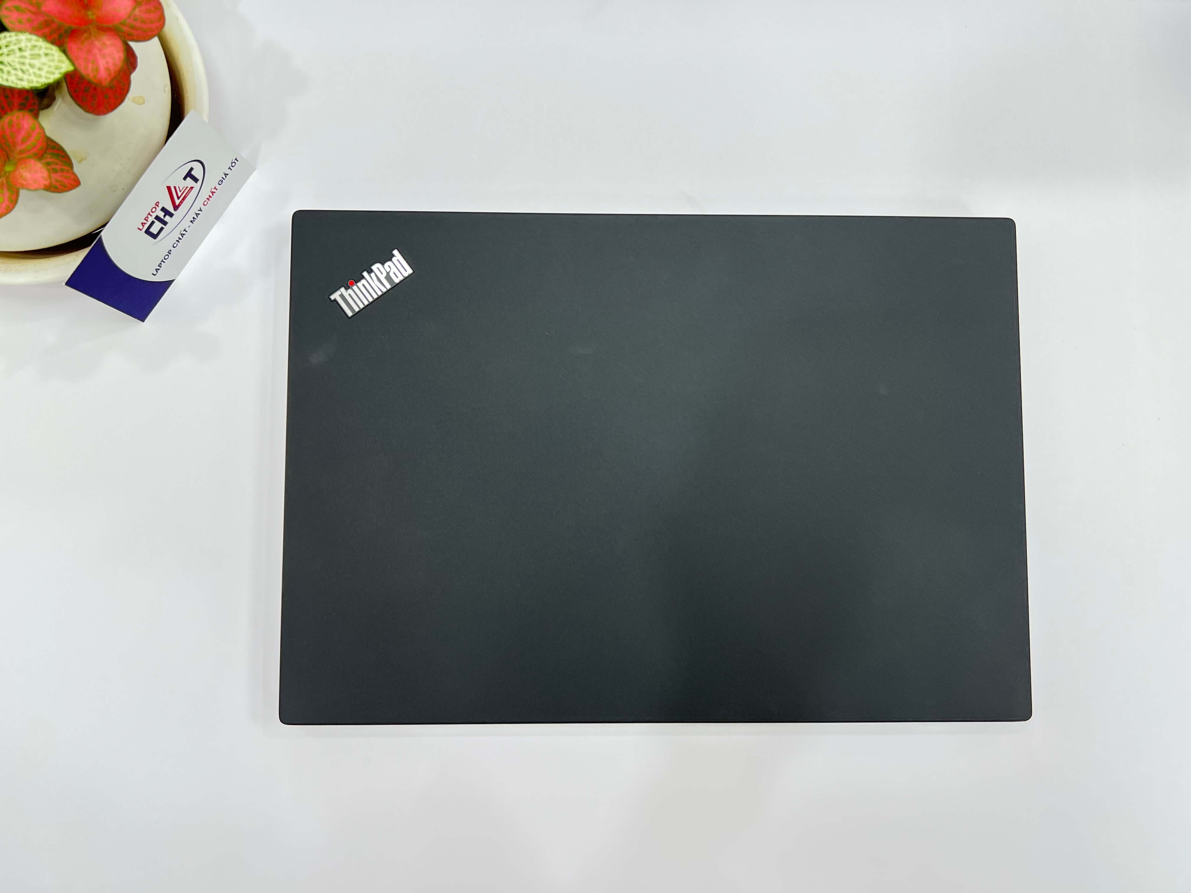 ThinkPad T14 Gen 2 i7-1